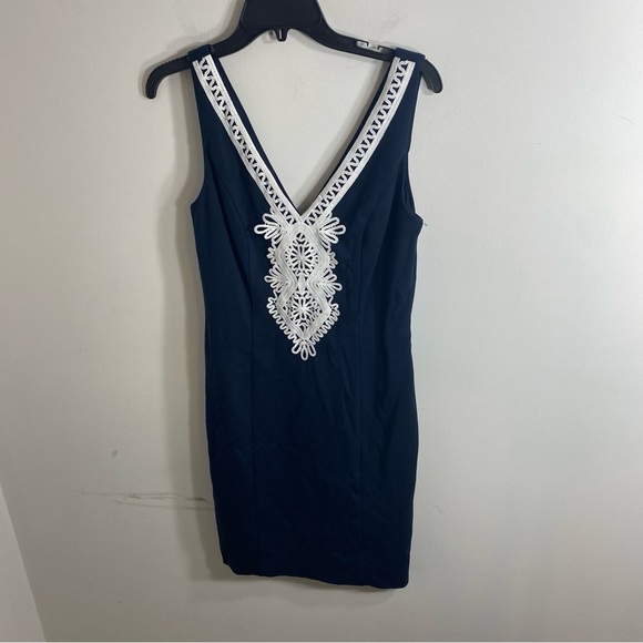 Eliza J Embroidered Sheath Dress Sz 6 Navy Blue White Sleeveless V-neck V-back - Picture 2 of 6